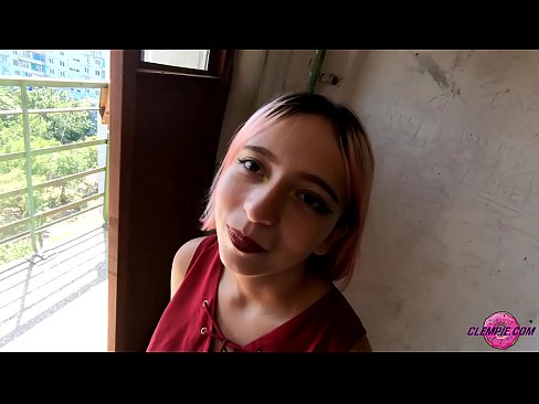 ❤️ Studentė jausmingai čiulpia nepažįstamąjį užmiestyje - sperma ant jo veido ☑ Seksas prie mūsų ☑